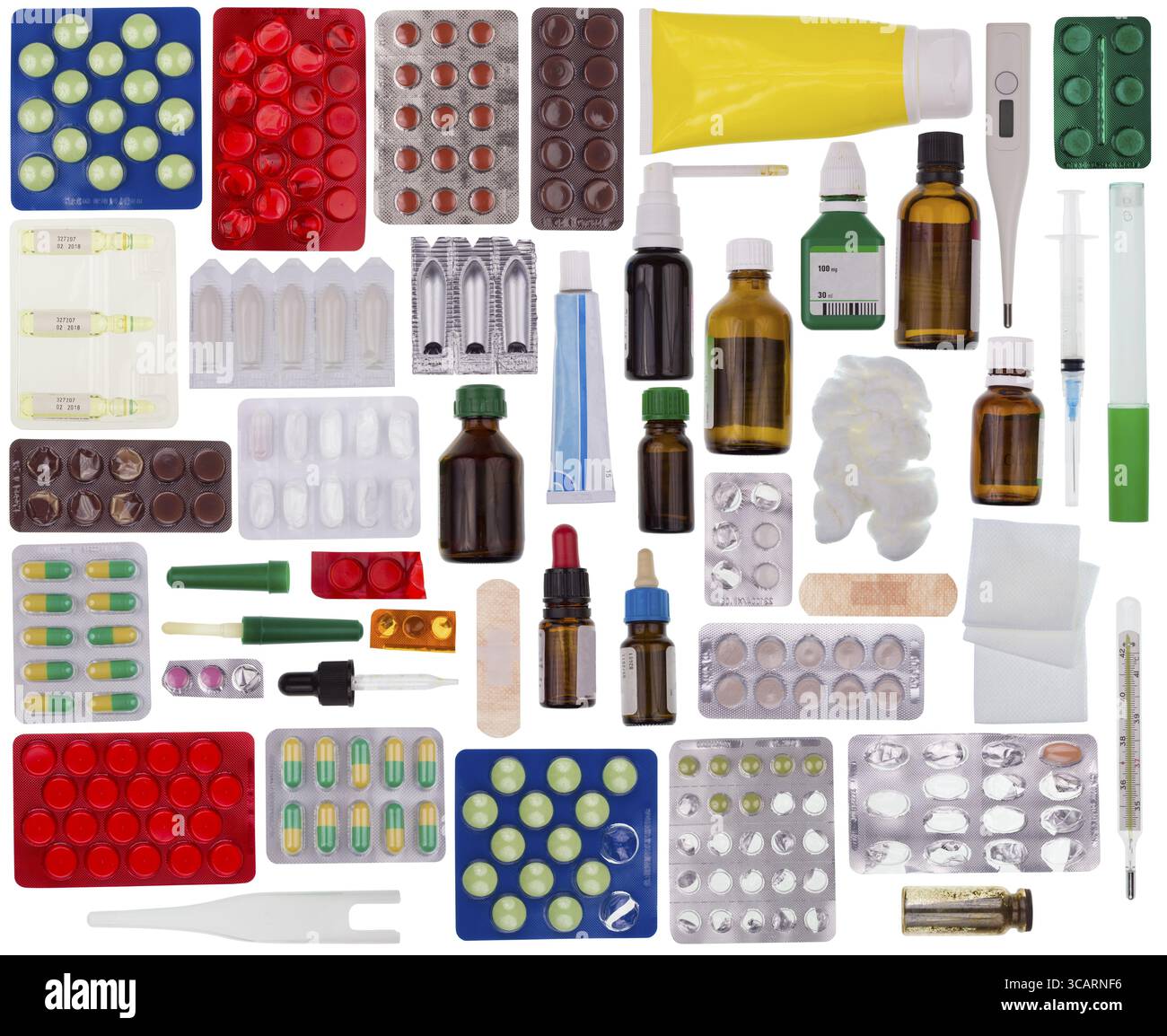 Le compresse, pillole, miscele, la droga è contenuto della home kit di primo soccorso di un usuale famiglia media. Isolato su bianco grande collage set Foto Stock