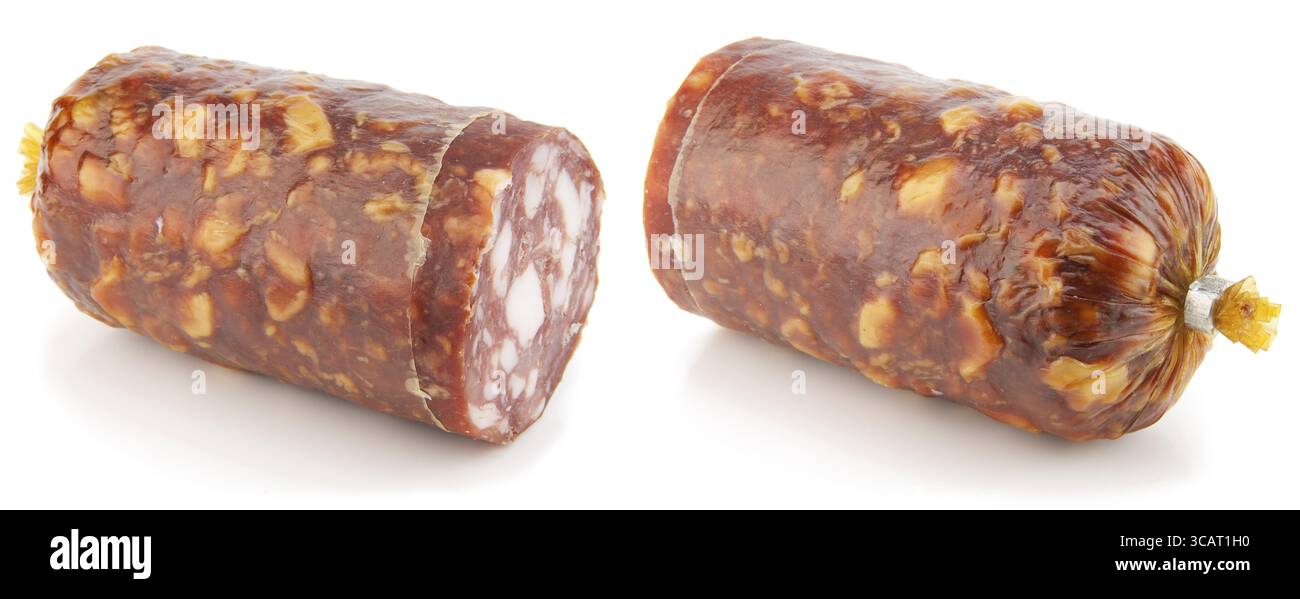 Salsiccia di salame - una sorta da una testa e da una coda. Isolato su bianco Foto Stock