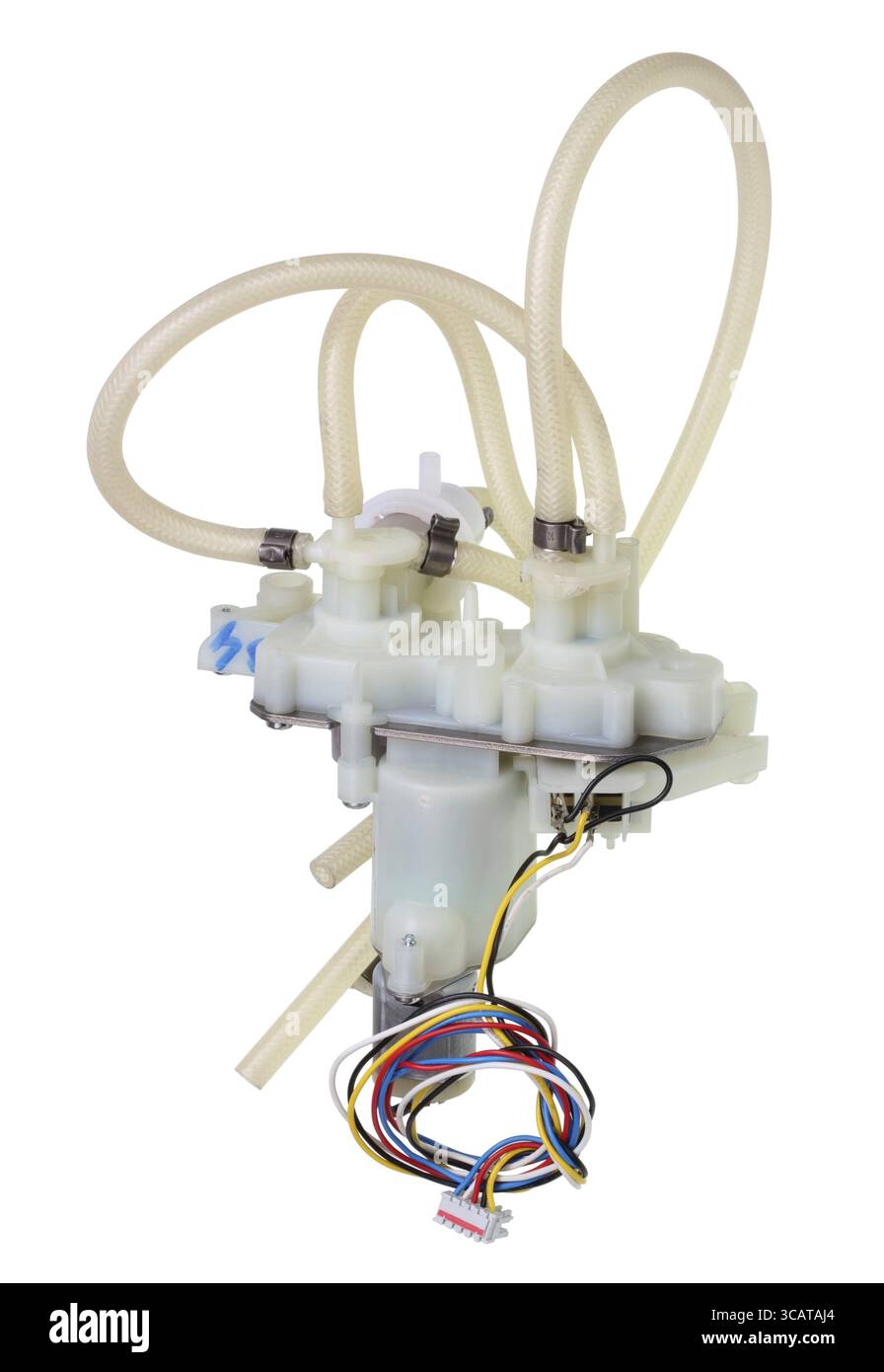 Le rotture di cuore artificiale del meccanismo del concetto. Valvole e tubi flessibili in silicone come vasi sanguigni.isolato Foto Stock