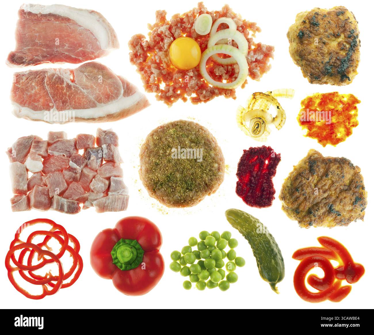 Set di componenti per cucinare e mangiare le cotolette. Carne, forcemeat, uovo, cipolle, farina, spezie, paprika, piselli, salsa, ravanello, ketchup, a. Foto Stock
