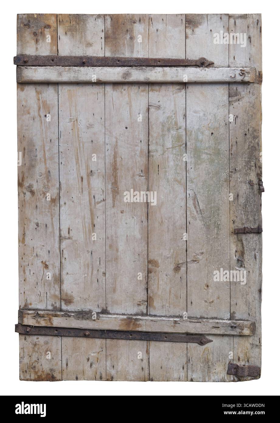 Vecchia porta curva di legno marcio del fienile villaggio. Isolato su bianco Foto Stock