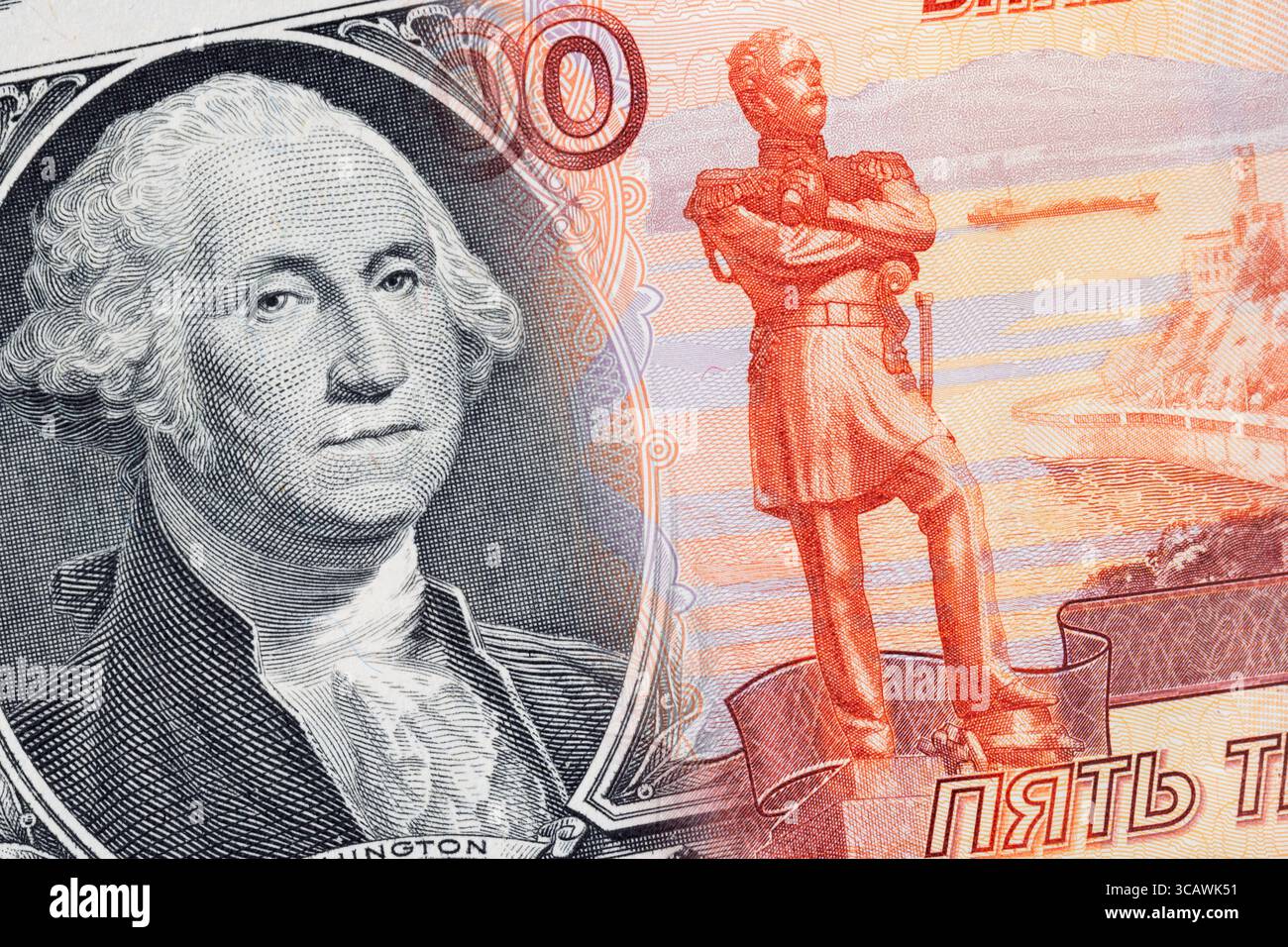 Crisi finanziaria in Russia. Immagine combinata della valuta russa dei rubli del 5000 e delle banconote da 1 dollaro americano. Concetto finanziario Foto Stock