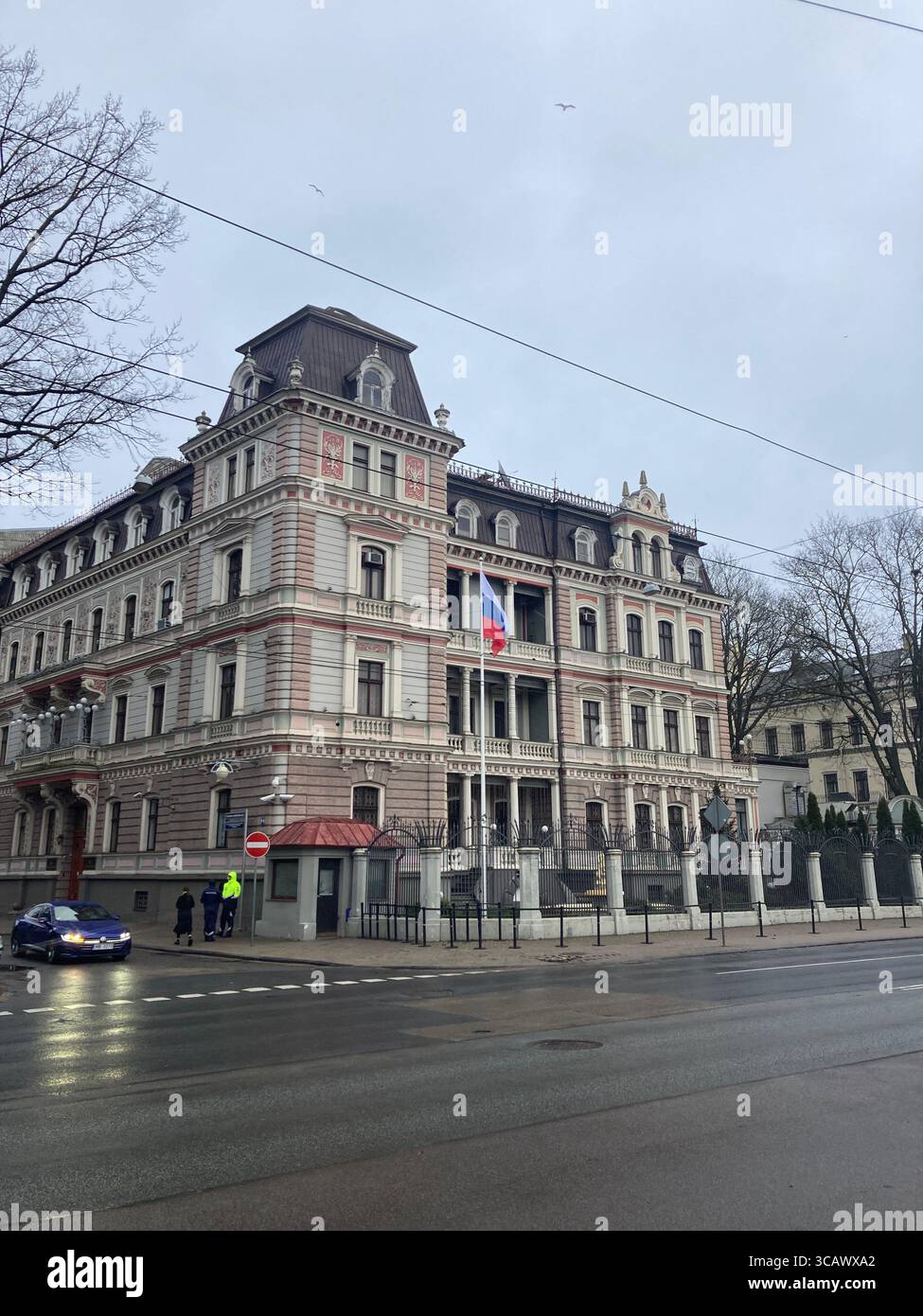 Ambasciata russa a riga scattata in foto dettagliate che mostrano la sua facciata eclettica e ornata e la maestosa presenza architettonica. Foto Stock