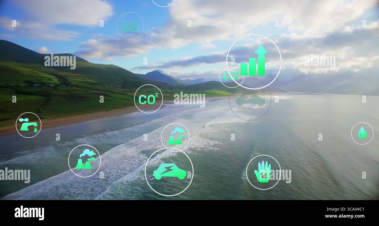 Mostra icone ecologiche verdi che galleggiano sopra la baia costiera, con CO?, acqua, energia, veicolo, crescita Foto Stock