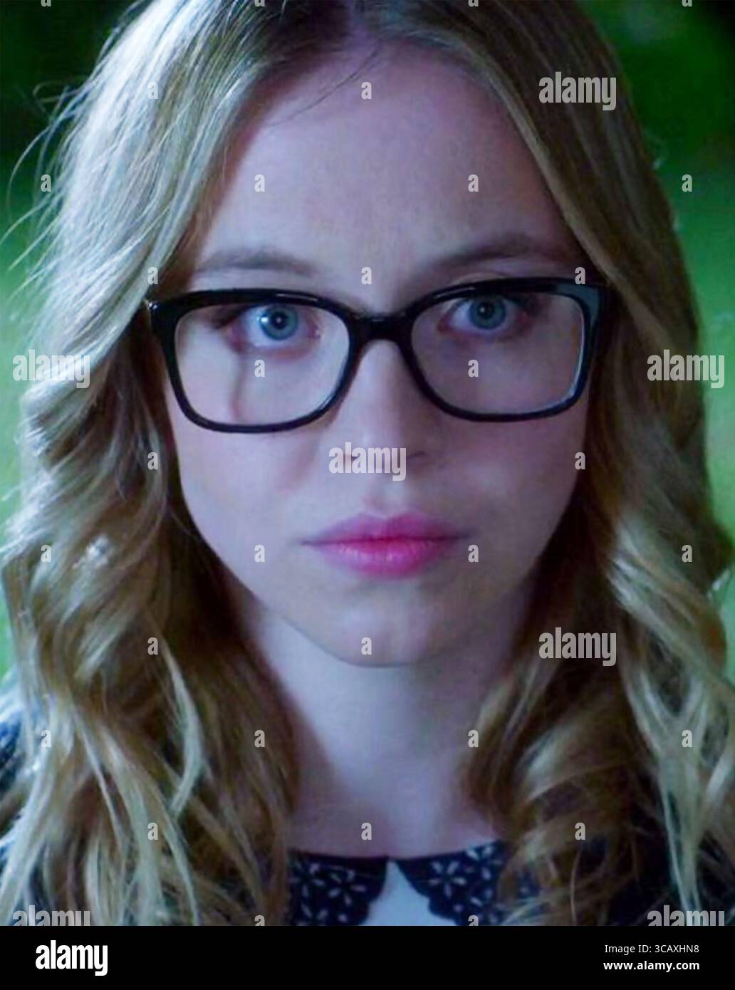 PRETTY LITTLE LIARS Freeform Network Production 2010-2017 con Sydney Sweeney come studentessa delle scuole superiori Willa nell'episodio Till Death Do Us Part nella stagione 7, episodio 20 Foto Stock