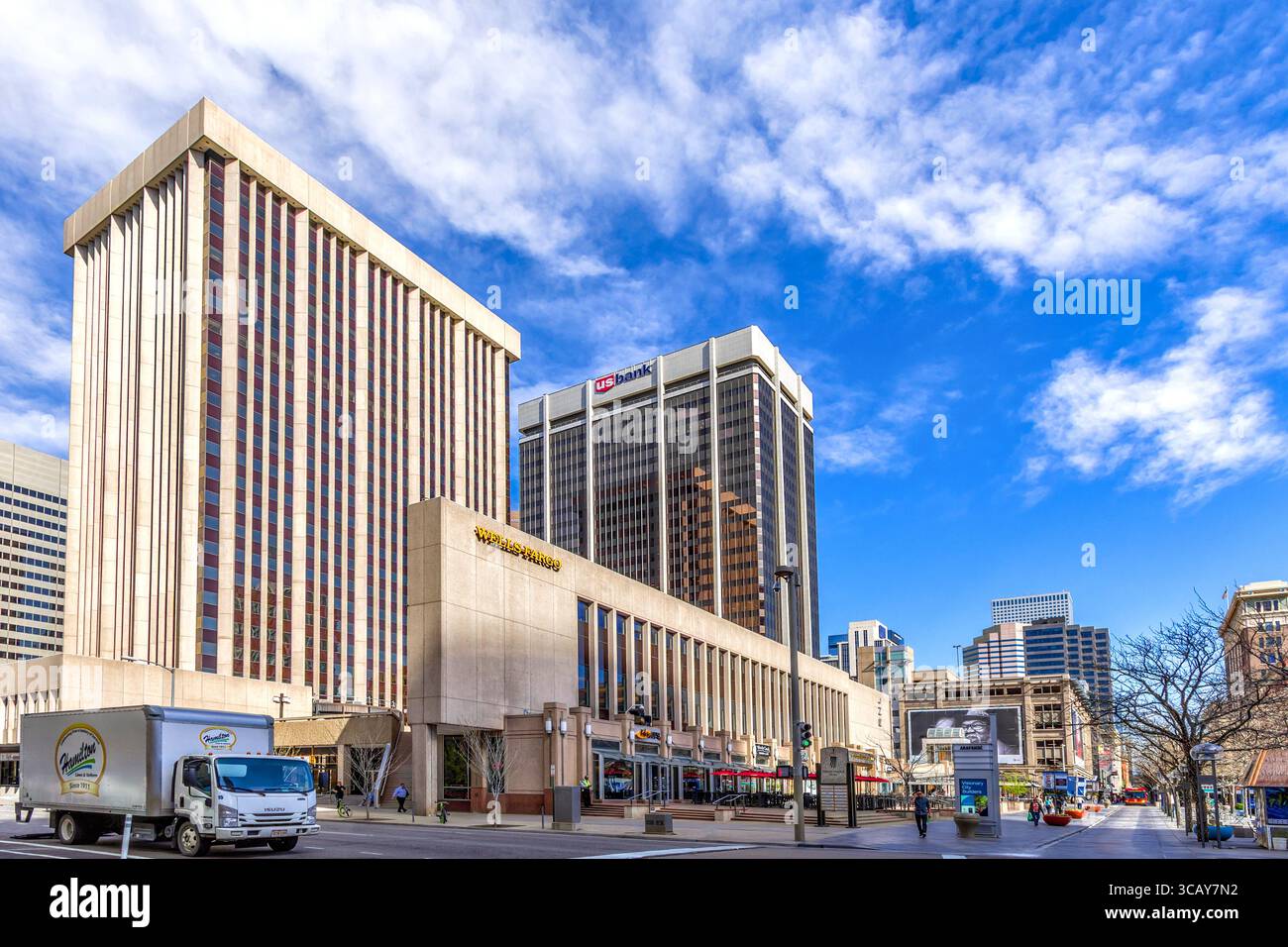 Uffici della Wells Fargo e della US Bank in Independence Plaza, Denver, Colorado, USA. Foto Stock
