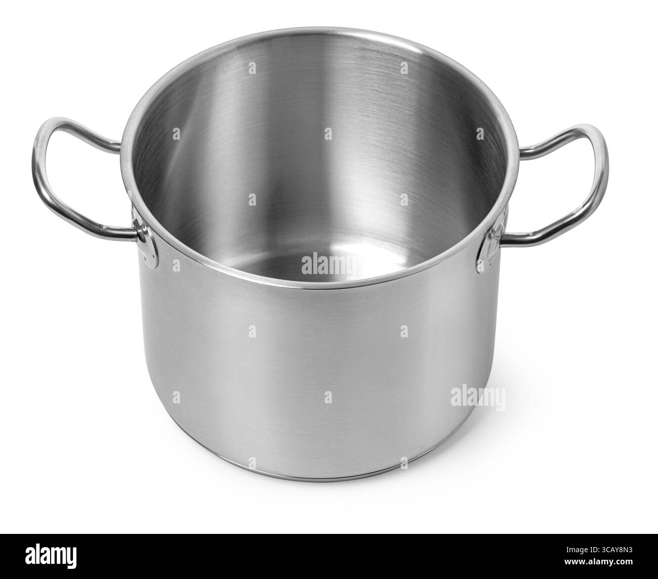 Grande pentola vuota in acciaio inox con due manici, isolata su sfondo bianco, pronta per creazioni culinarie Foto Stock