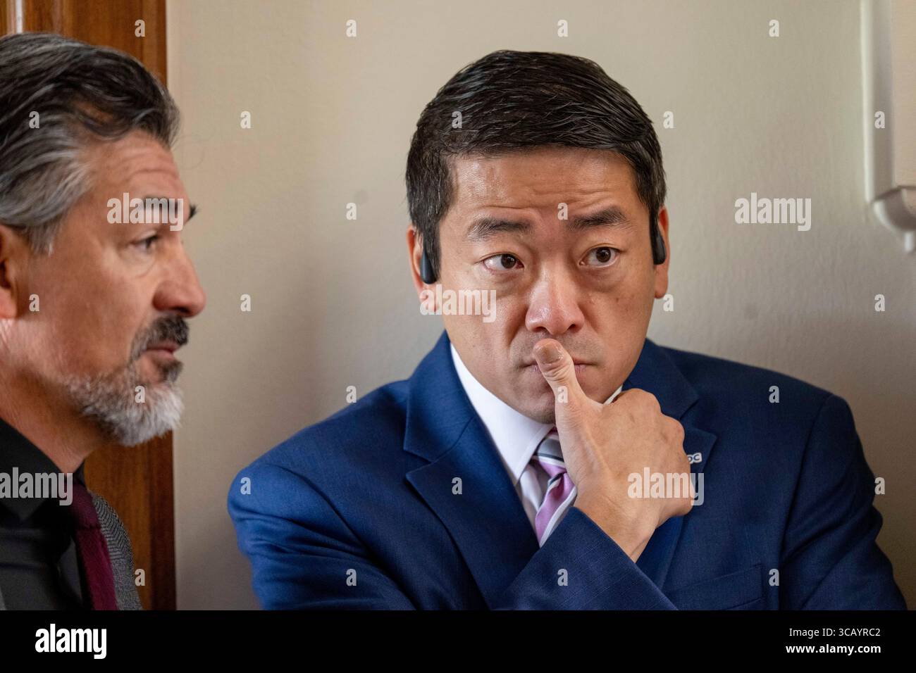Texas House Democratic Caucus leader del Rep. Di Stato GENE WU, D-Houston, in azione al piano della camera il 21 maggio 2025 durante la sessione regolare. Wu è stato preso di mira in una causa dal governatore del Texas Greg Abbott (non mostrato) per il suo ruolo nella guida di un ritiro democratico nella metà del decennio repubblicano. La Texas House non è stata in grado di ottenere un quorum in sessione speciale a causa dei democratici texani che lasciavano lo stato. Foto Stock