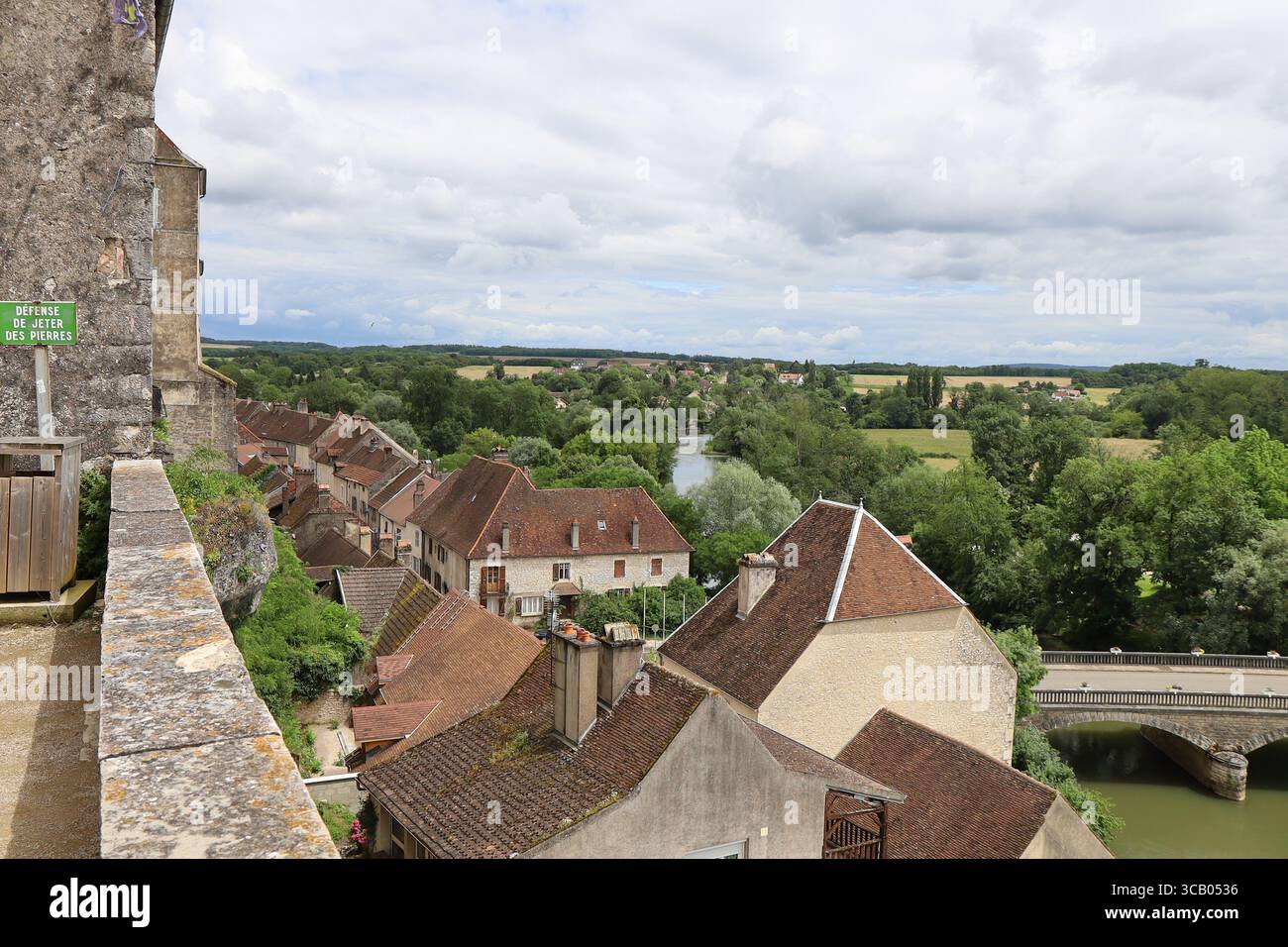 Paesaggio rurale intorno al villaggio, villaggio di Pesmes, dipartimento di Haute Saône, Francia Foto Stock
