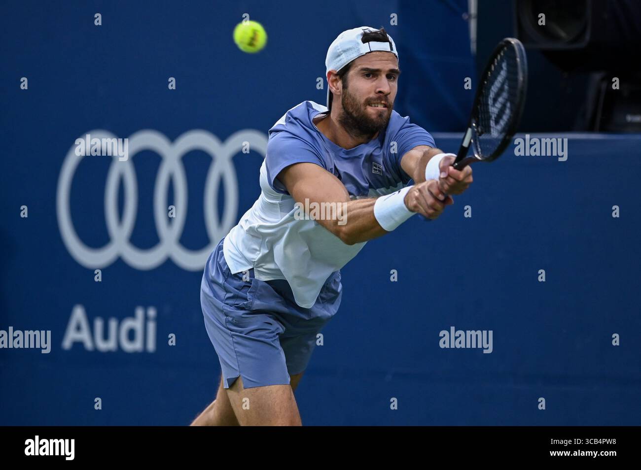 Toronto, Canada. 7 agosto 2025. La tennista russa Karen Khachanov gareggia nella finale del National Bank Open presentata da Rogers al Sobeys Stadium di Toronto. Credito: EXImages/Alamy Live News Foto Stock