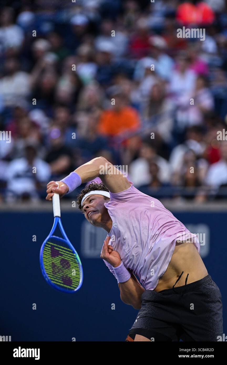 Toronto, Canada. 7 agosto 2025. Il tennista americano Ben Shelton partecipa alla finale del National Bank Open presentata da Rogers al Sobeys Stadium di Toronto. Credito: EXImages/Alamy Live News Foto Stock