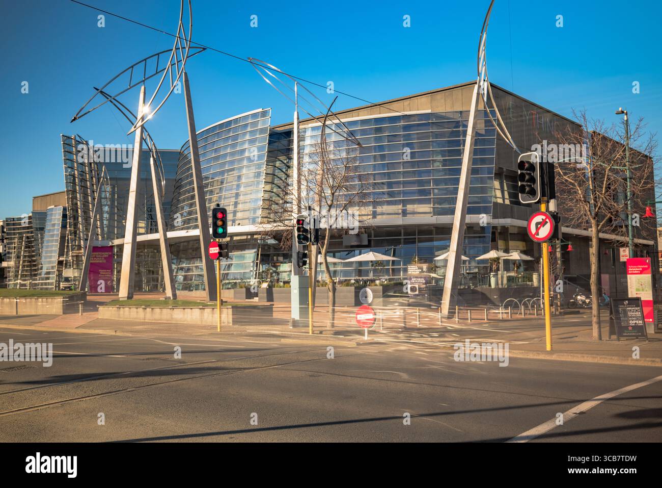 Ho estratto la fotocamera con 2 filtri ND e il treppiede per rallentare le mie fotografie fino a 2-3 minuti di esposizione. Foto Stock