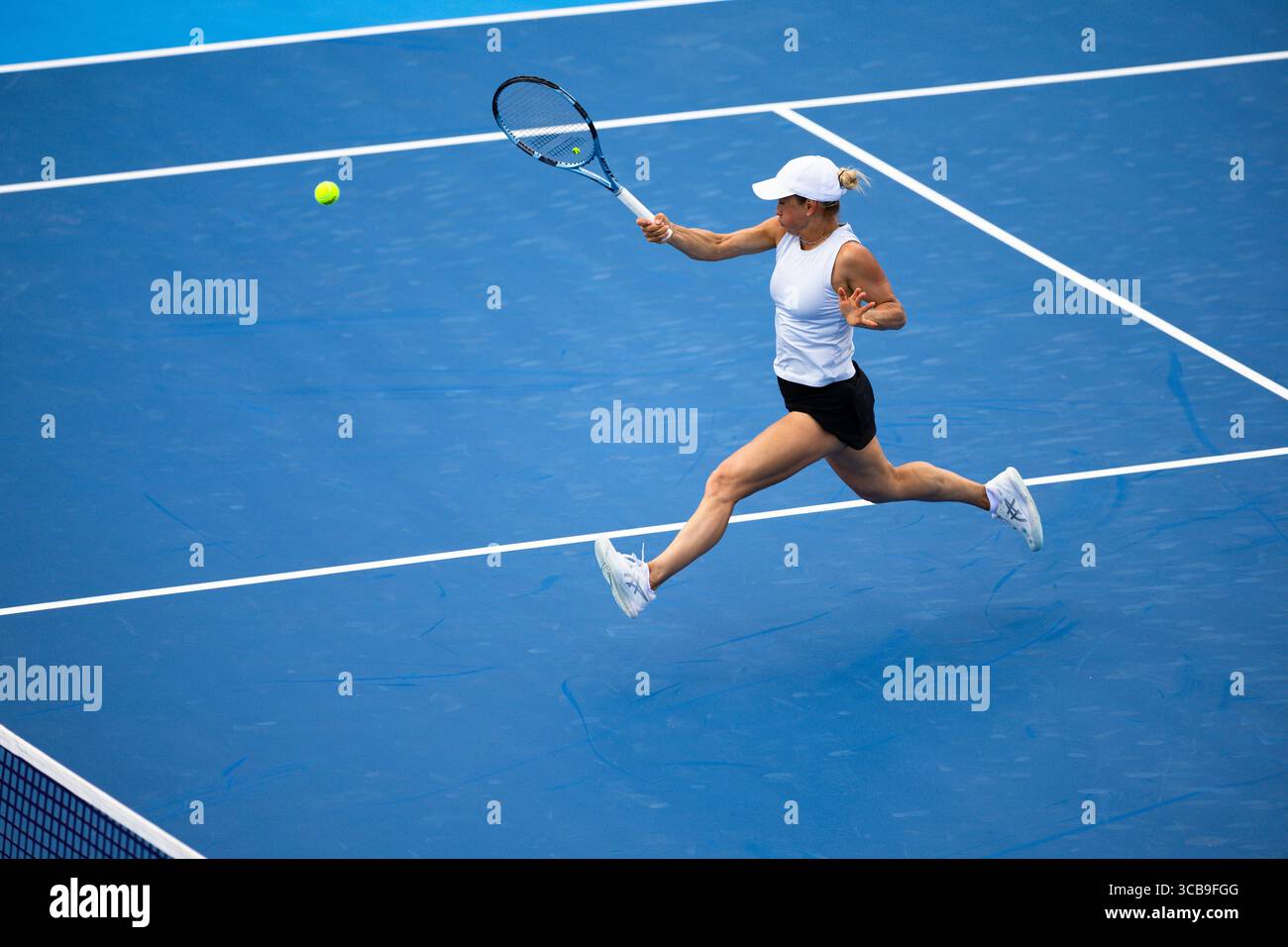 MASON, OHIO - 07 AGOSTO: Yulia Putintseva del Kazakistan in azione il giorno 1 del Cincinnati Open al Lindner Family Tennis Center il 7 agosto 2025 a Mason, Ohio (foto di Mauricio Paiz) Foto Stock