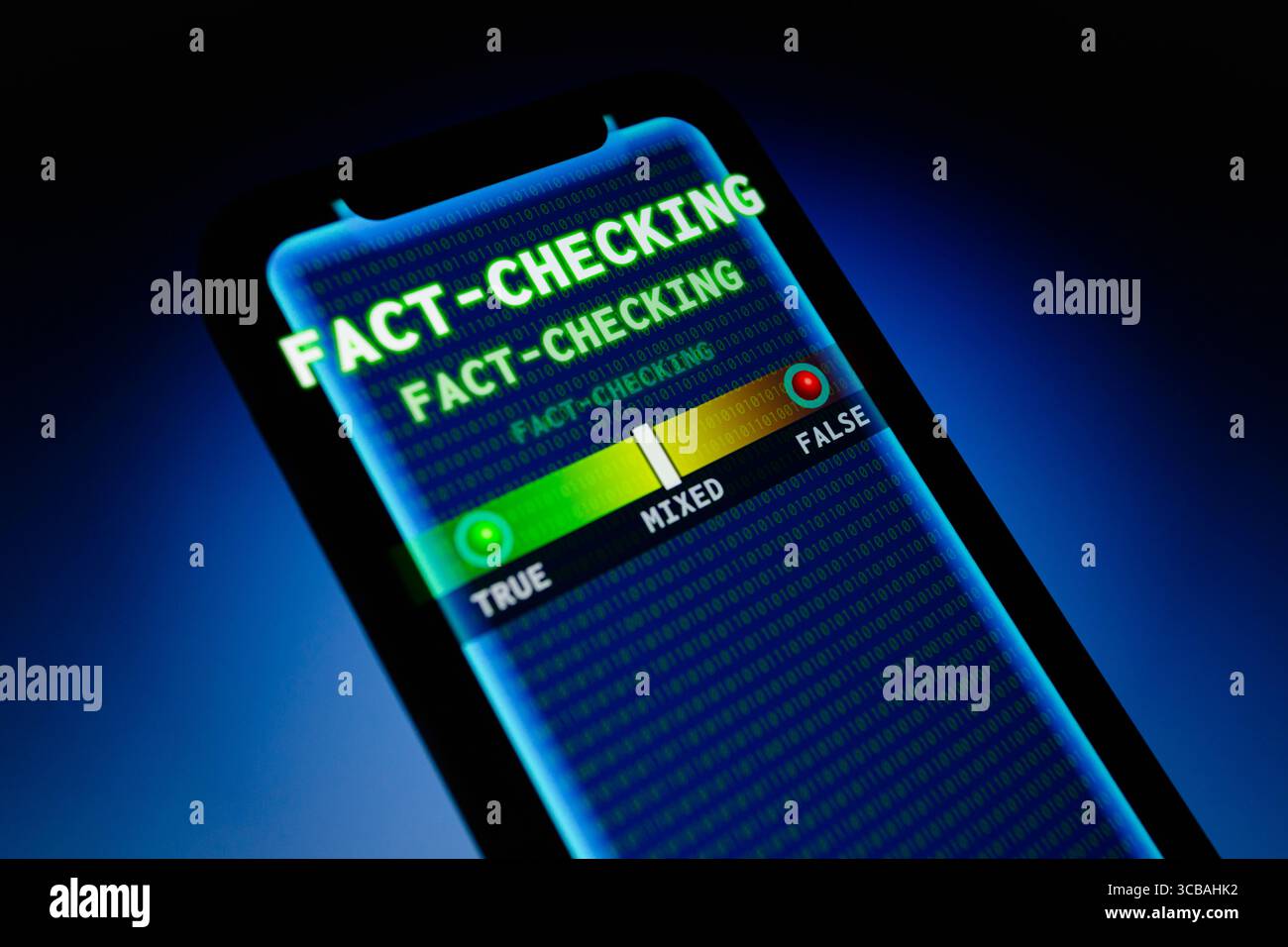 11 settembre 2023, Asuncion, Paraguay: Il termine ''controllo dei fatti'' e la rappresentazione visiva del contatore ''vero falso'' visualizzato su uno smartphone. (Immagine di credito: © Andre M. Chang/ZUMA Press Wire) Foto Stock