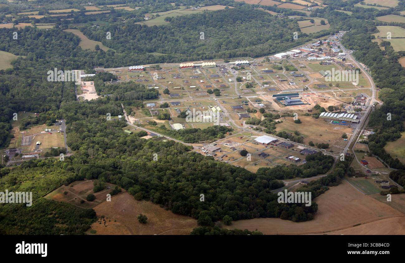 Vista aerea (da oltre 1500 metri) di BAE Glascoed in un'area di terra a Llanbadoc, Usk, Monmouthshire, Galles Foto Stock