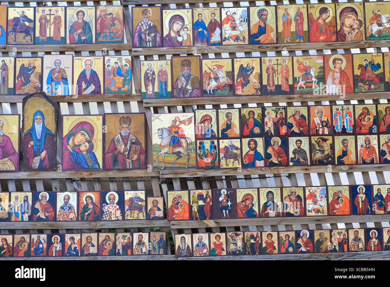 Bulgaria, Sofia, Piazza San Alessandro Nevskij, mercato delle pulci, vendita icone Foto Stock