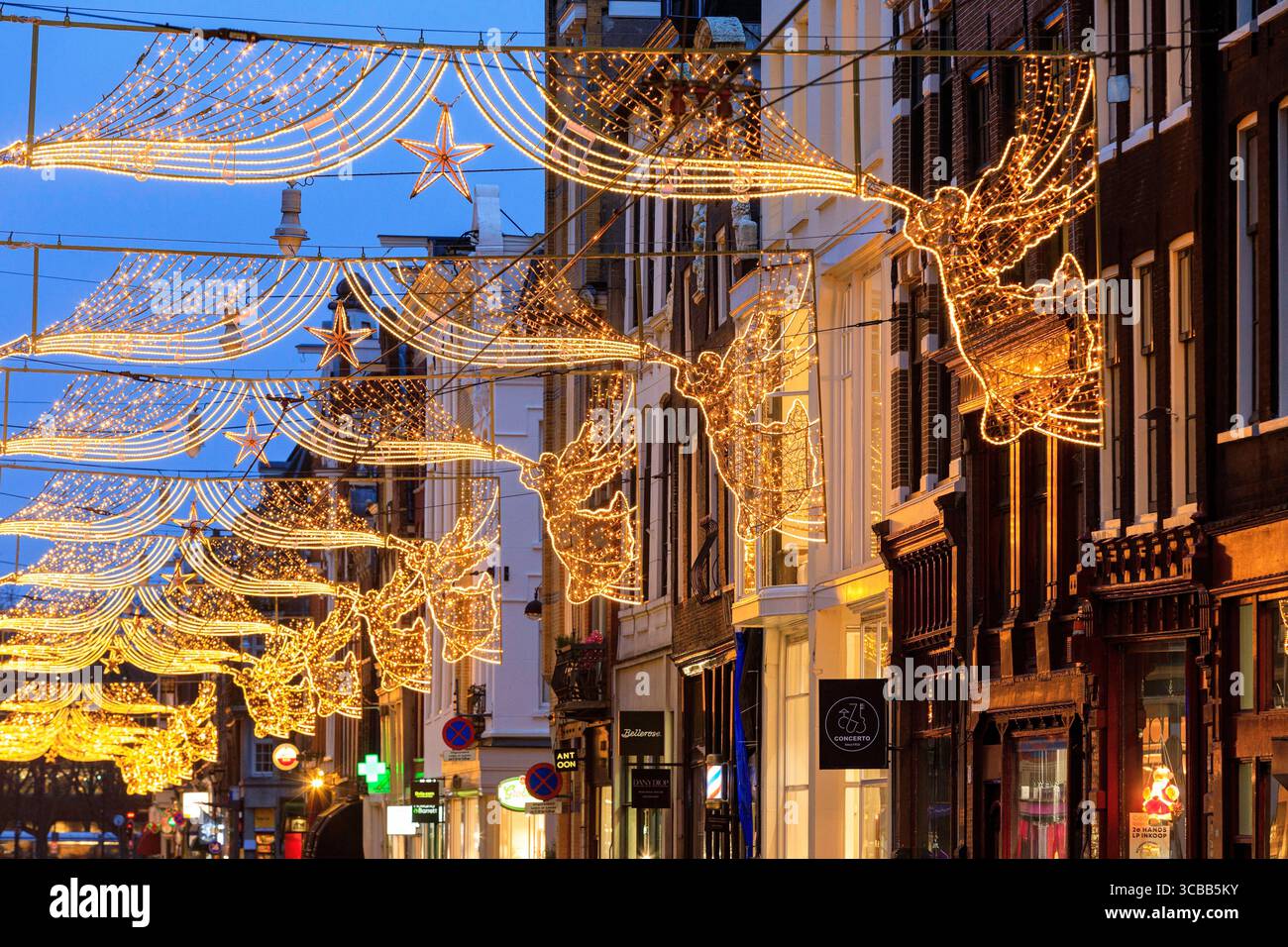 Paesi Bassi, Amsterdam, canali meridionali, Utrechtsestraat, decorazioni natalizie di Blachere Illumination Foto Stock