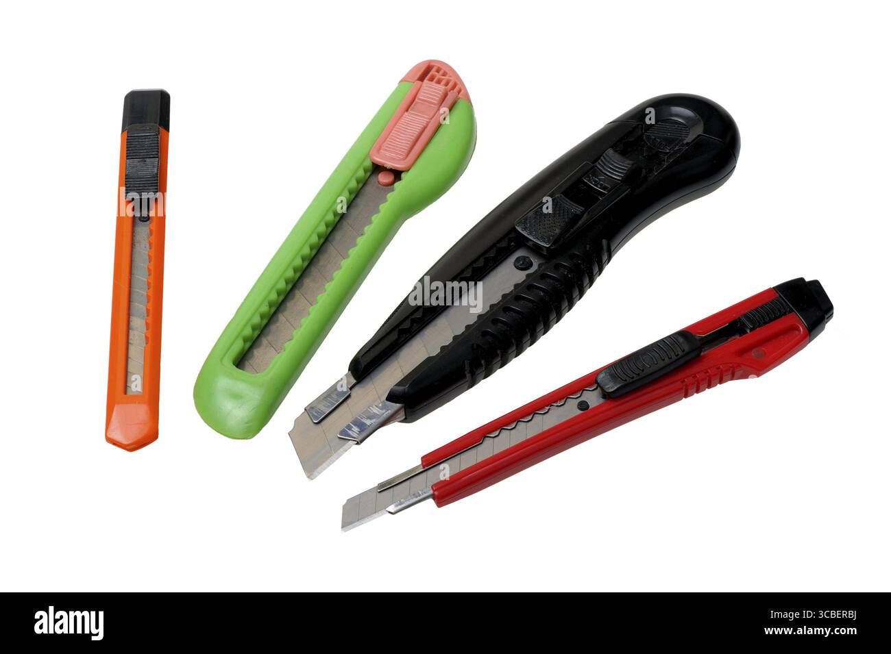 Coltelli per il taglio di carta di diversi colori e dimensioni Foto Stock