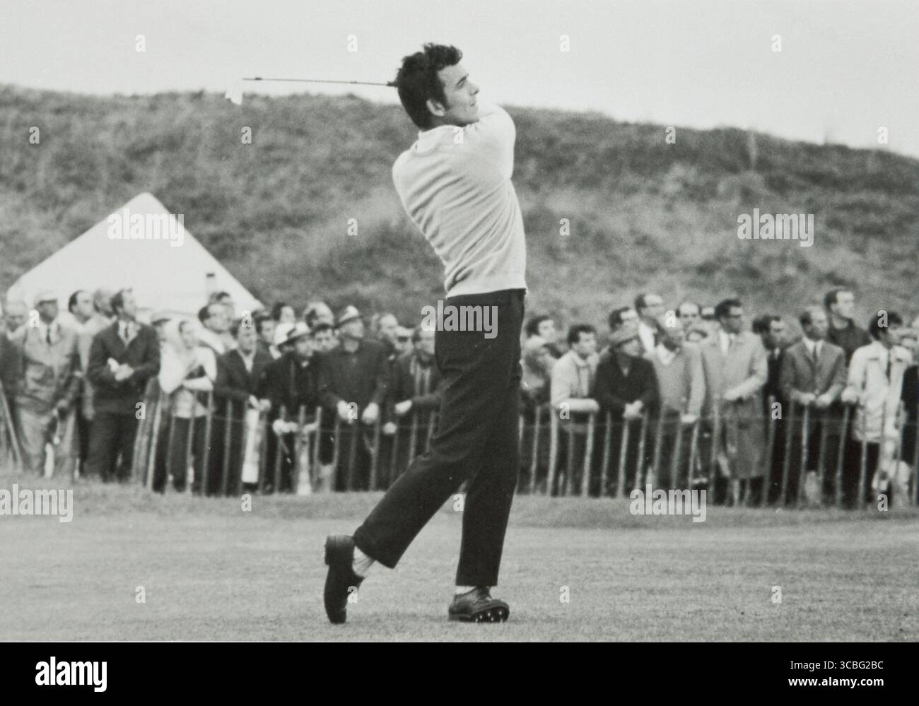 Tony Jacklin, Lytham 1969, The Open Championship un golfista professionista inglese e capitano della Ryder Cup, Jacklin è meglio conosciuto per le sue vittorie principali nei campionati alla fine degli anni '1960 e all'inizio degli anni '1970 e per aver trasformato la Ryder Cup in un evento intenso e competitivo che è oggi. Major Championships: The Open Championship – Winner (1969) primo vincitore britannico dell'Open dai tempi di Max Faulkner nel 1951 tenutosi al Royal Lytham & St Annes U.S. Open – Winner (1970) primo giocatore britannico a vincere gli U.S. Open dal 1924 (Cyril Walker) Victory all'Hazeltine National Golf Club Foto Stock