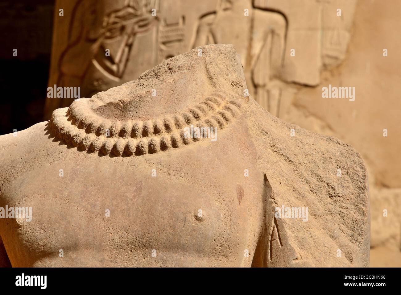 Sala ipostila, complesso del tempio di Karnak, patrimonio dell'umanità dell'UNESCO, situato vicino a Luxor, Egitto Foto Stock