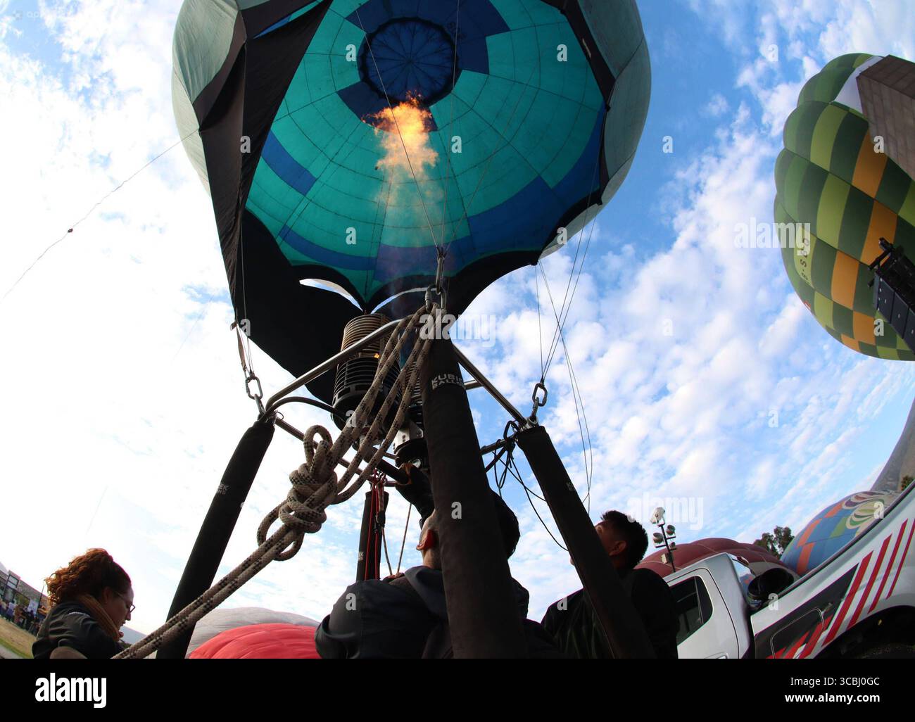 BALLOON FESTIVAL 2025 Quito, venerdì 8 agosto 2025 International Balloon Festival 2025 nella città Mitad del Mundo, organizzato dalla Prefettura di Pichincha foto API Rolando Enriquez San Antonio Pichincha Ecuador ACE FESTIVALDELGLOBO2025 0c24479530a2c4b4a5fd2f11af7c2a0b Copyright: XENRIQUEZx Foto Stock BALLOON FESTIVAL 2025 Quito, venerdì 8 agosto 2025 International Balloon Festival 2025 nella città Mitad del Mundo, organizzato dalla Prefettura di Pichincha foto API Rolando Enriquez San Antonio Pichincha Ecuador ACE FESTIVALDELGLOBO2025 0c24479530a2c4b4a5fd2f11af7c2a0b Copyright: XENRIQUEZx Foto Stock