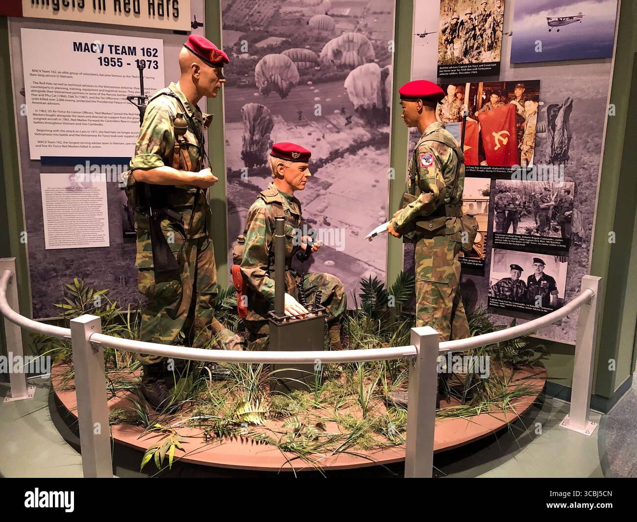 L'Airborne & Special Operations Museum di Fayetteville, North Carolina, onora i paracadutisti e le forze speciali degli Stati Uniti con mostre, manufatti e storia. Foto Stock