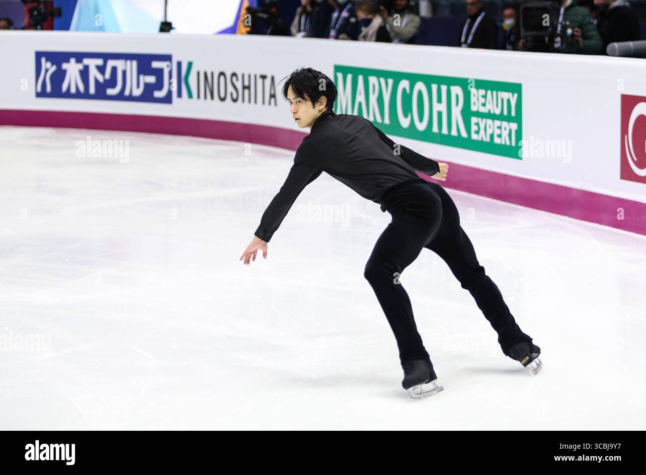 8 dicembre 2022, Torino, Italia: Sota Yamamoto (JPN) si esibisce durante il PROGRAMMA CORTO MASCHILE dell'ISU Grand Prix of Figure Skating Final Torino a Palavela. (Immagine di credito: © Davide di Lalla/SOPA immagini tramite ZUMA Press Wire) Foto Stock