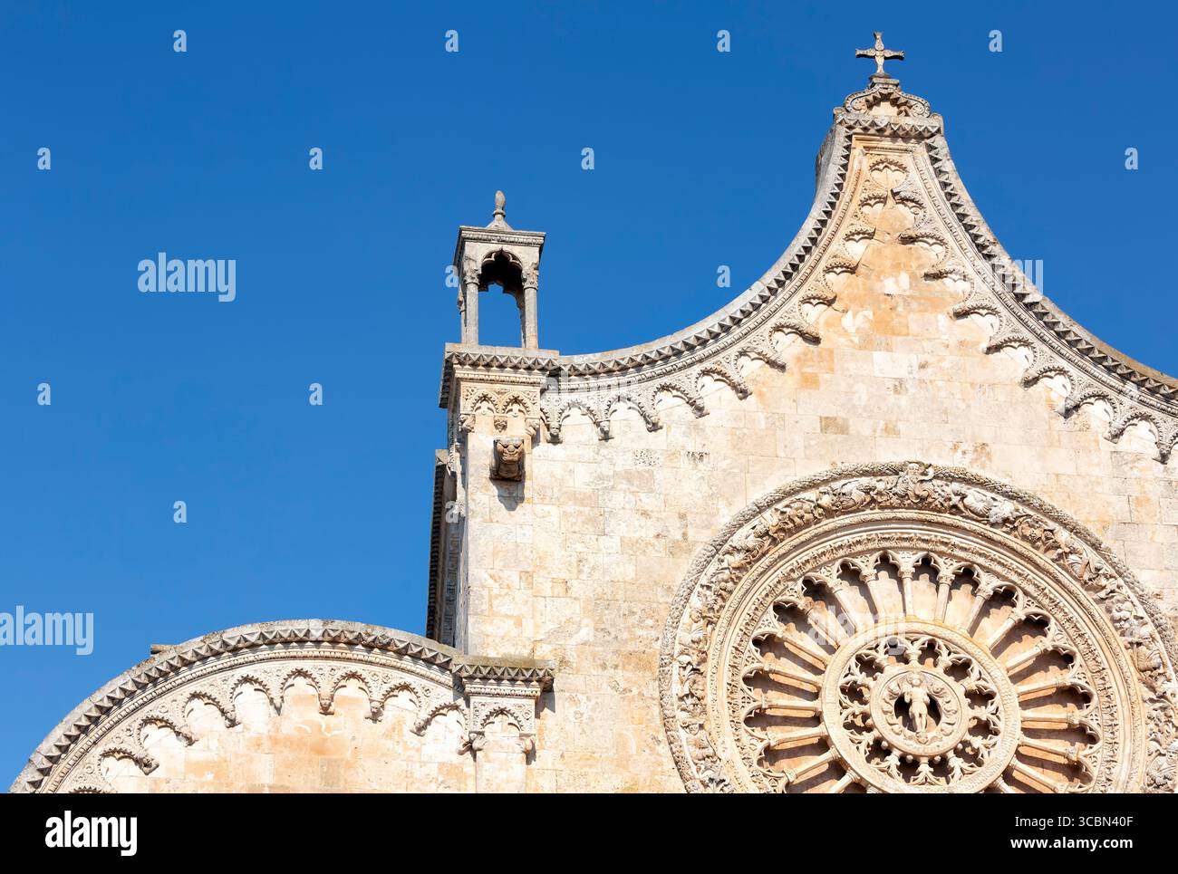 L'Italia, Puglia, provincia di Brindisi e di Ostuni. Cattedrale di Santa Maria Assunta. Foto Stock