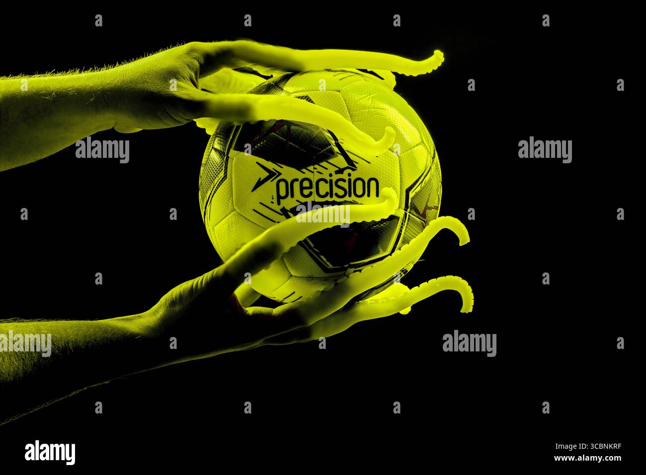 Guanti da portiere Precision Football Grip Octopus Concept Advertising Product Foto Stock