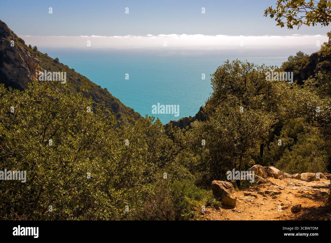 Sentiero da montagna a mare immagini e fotografie stock ad alta ...