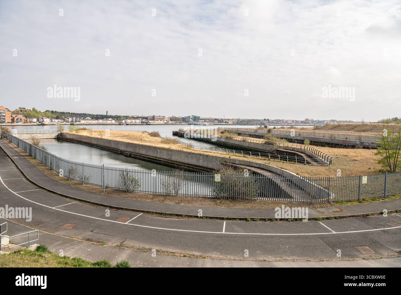Bacini di carenaggio in disuso sul fiume Tyne, North Shields, Tyneside Foto Stock