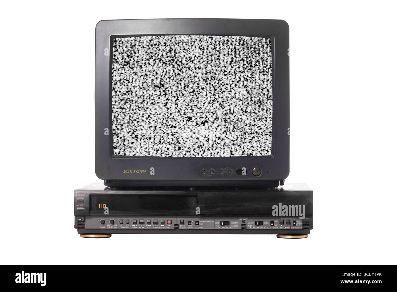 Vecchio televisore d'epoca, isolato su sfondo bianco senza segnale, effetto sonoro sullo schermo e videoregistratore. Foto Stock