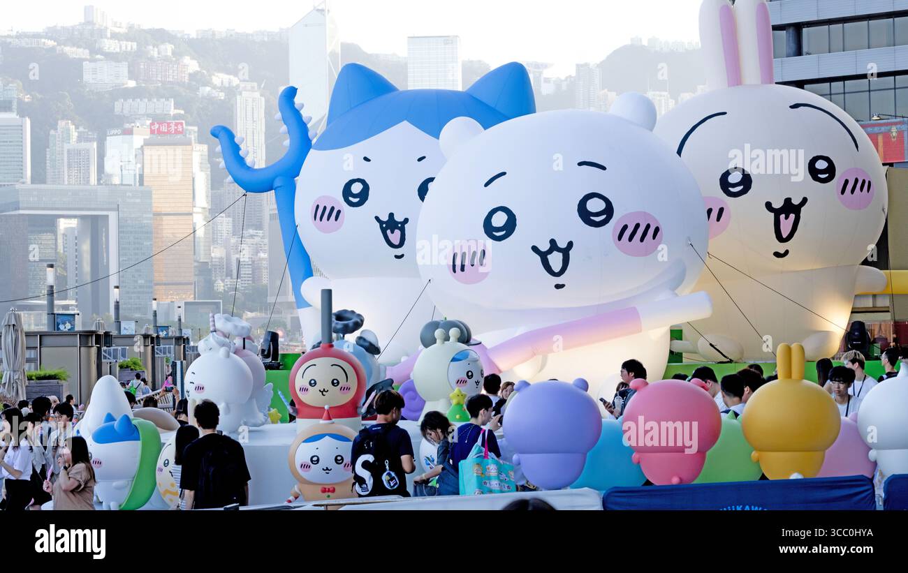 Tsim Sha Tsui ha un grande evento espositivo. La popolare animazione giapponese Chiikawa ospita una grande mostra CHIIKAWA DAYS Foto Stock