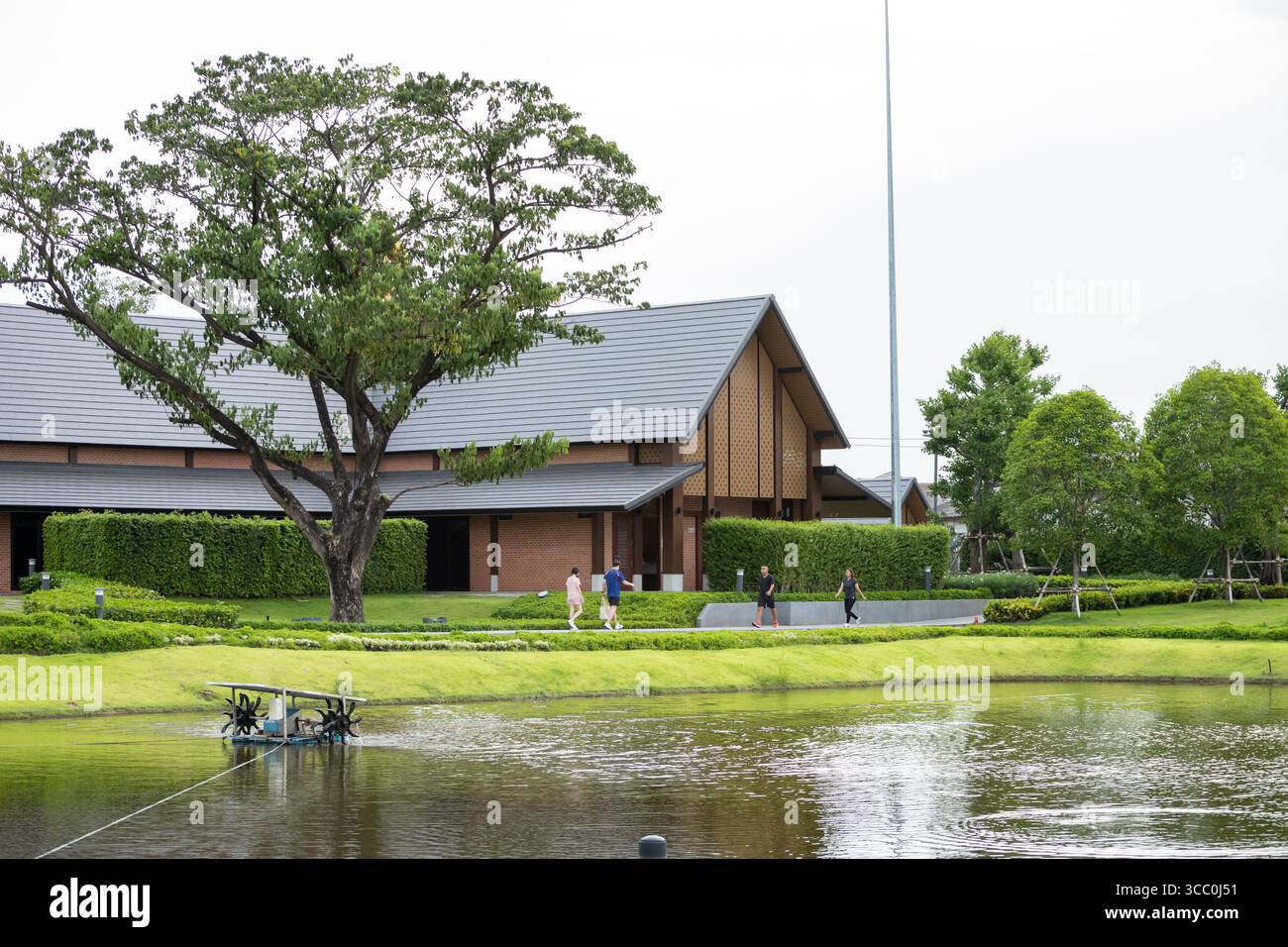 Bangkok Tailandia - 15 luglio 2025: Ultima pietra miliare verde nome Prem Pracha Vana Rak Park, vicino al canale Prem Prachakorn nel quartiere di Lak si Foto Stock