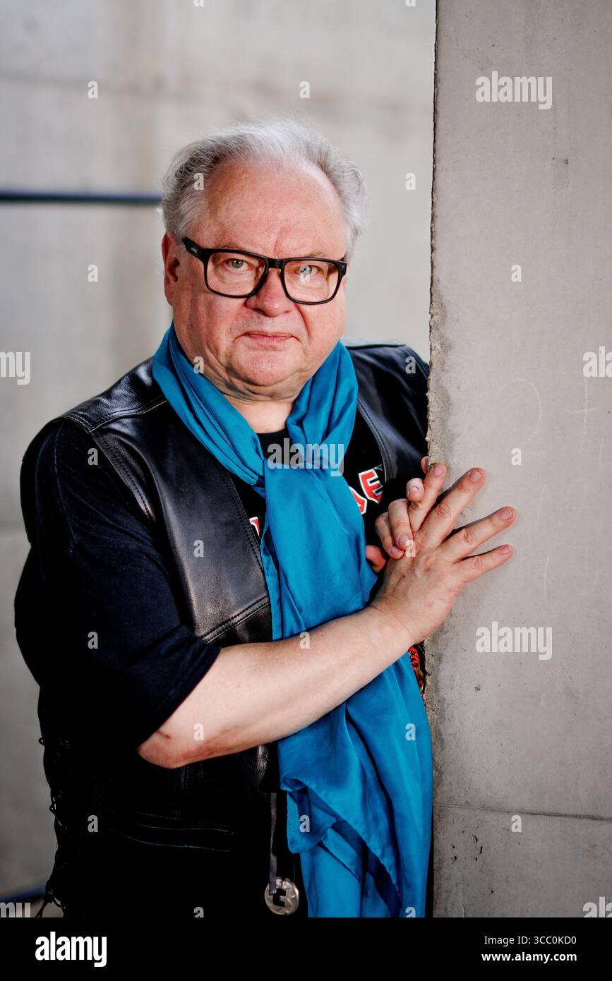 Berlino, Germania. 09 agosto 2025. Il cantante Heinz Rudolf Kunze prima del suo concerto al Gärten der Welt. Credito: Carsten Koall/dpa/Alamy Live News Foto Stock