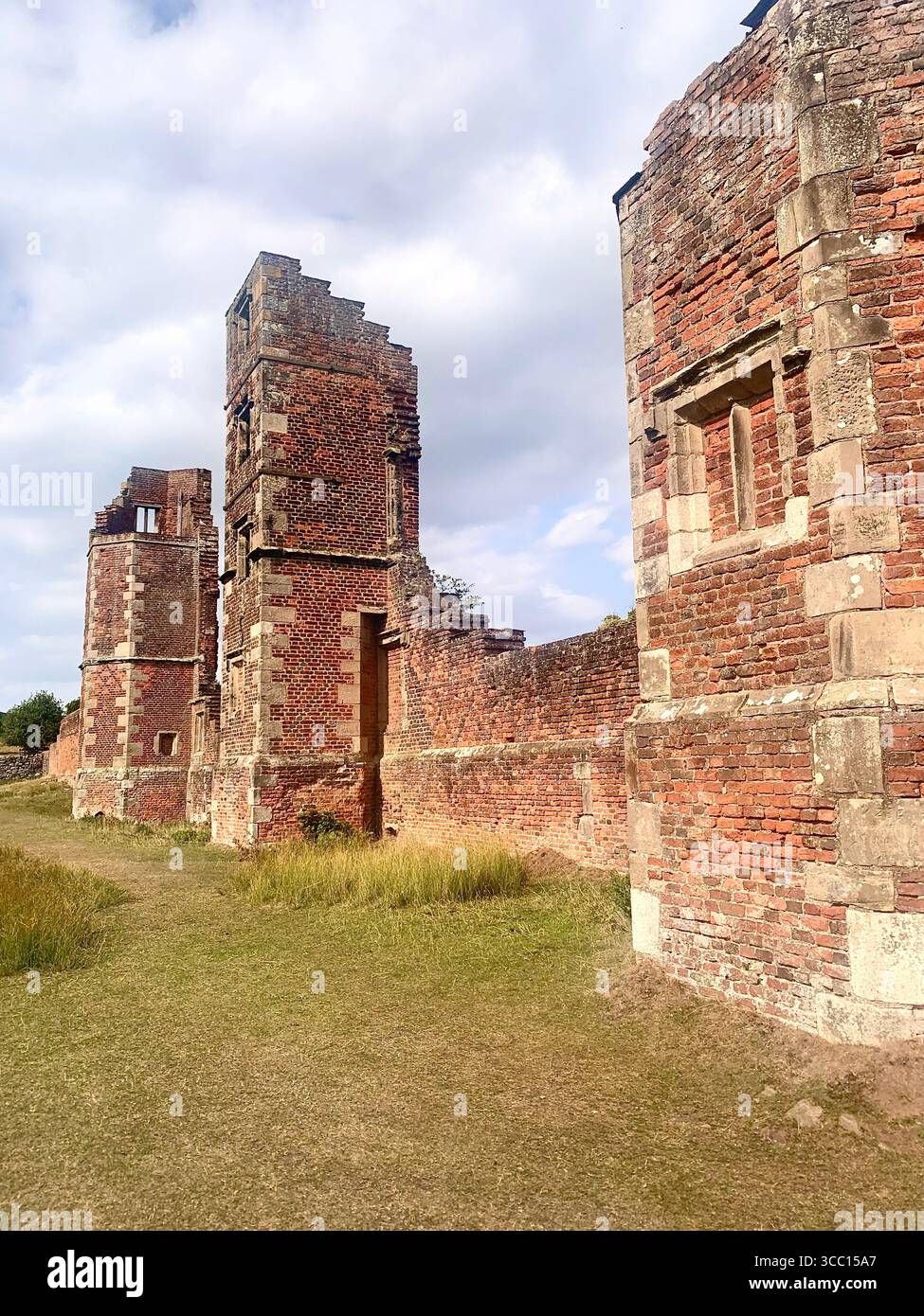 Bradgate Park Newtown Linford Leicester Inghilterra colline, storia della fauna selvatica Regno Unito Leicestershire boschi paesaggio boschivo rocce rocciose paesaggi suggestivi - Immagine stock catturata con smartphone