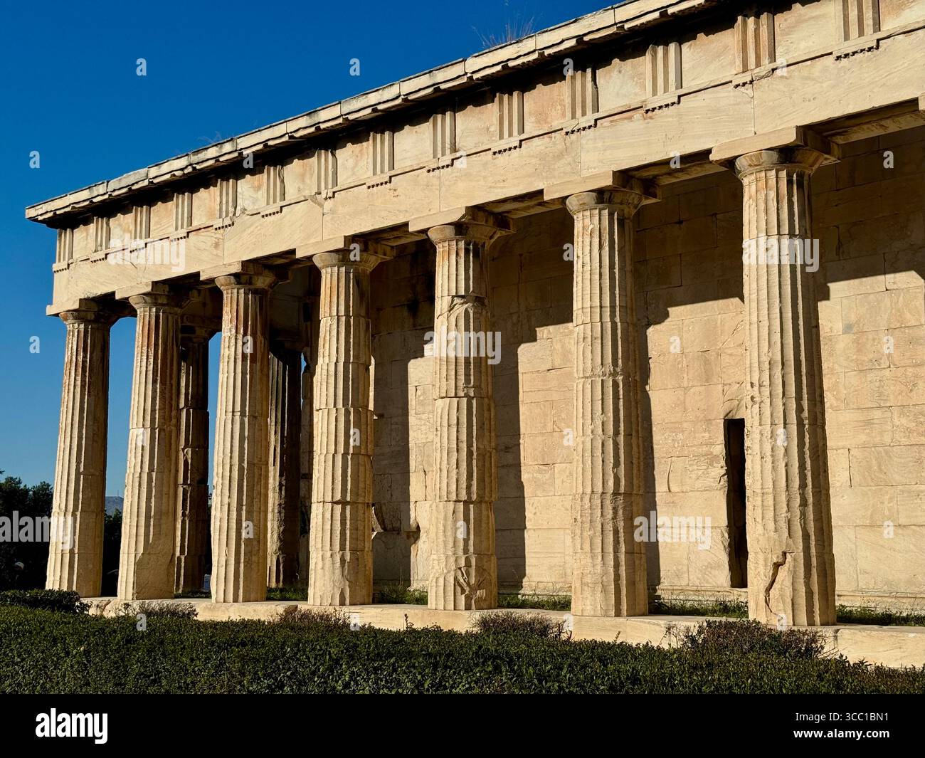 Punto panoramico del Tempio di Efestio ad Atene, in Grecia. - Immagine stock catturata con smartphone