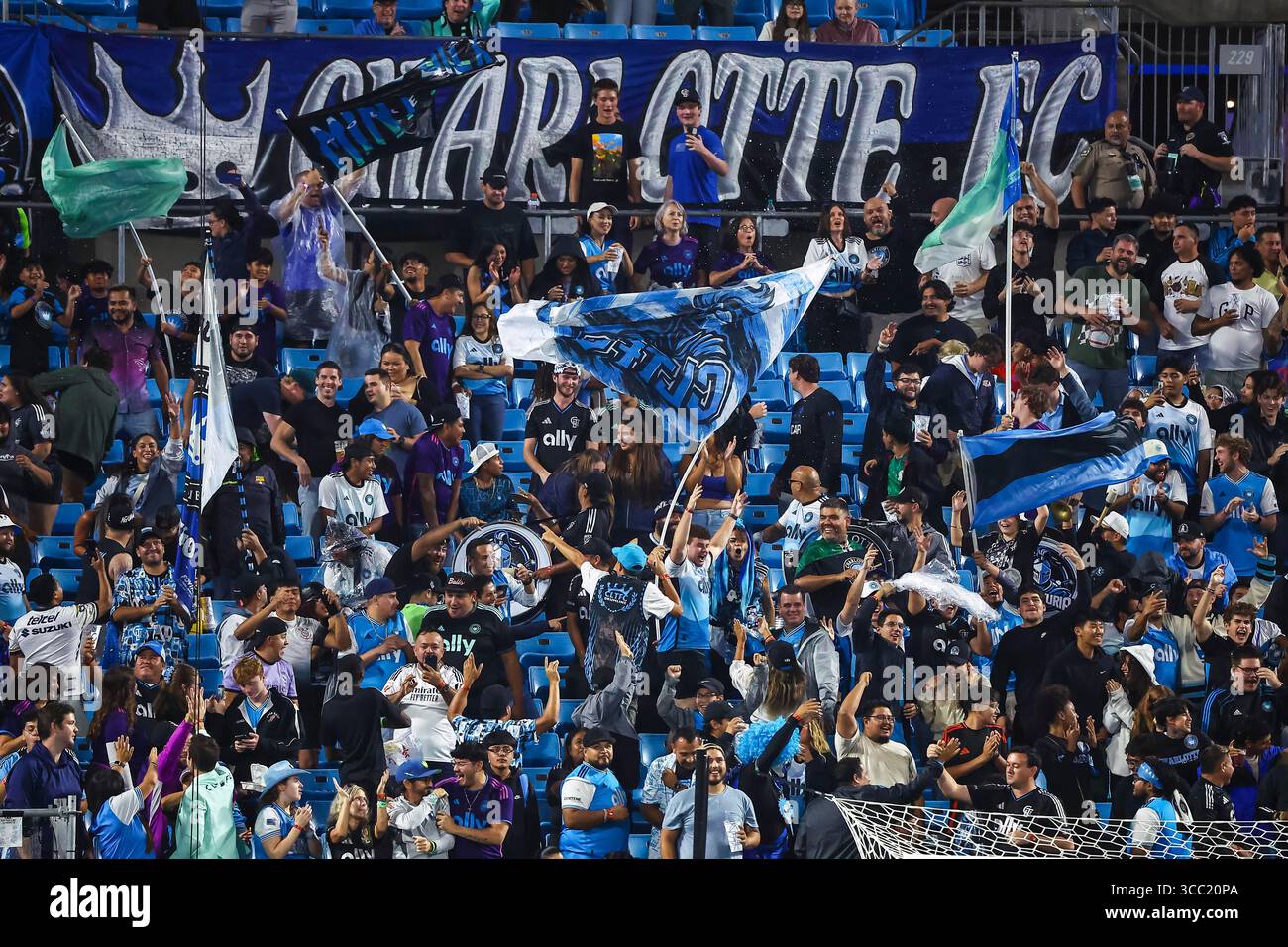 8 agosto 2025: Tifosi in partita. Partita della Major League Soccer/League Cup tra C.F. Monterrey e Charlotte FC al Bank of America Stadium di Charlotte, North Carolina. David Beach/CSM Foto Stock