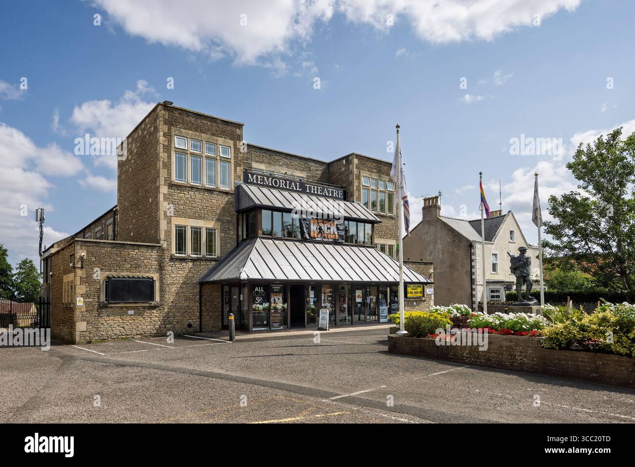 Il Memorial Theatre in Christchurch Street, Frome, Somerset, Regno Unito il 6 agosto 2025 Foto Stock