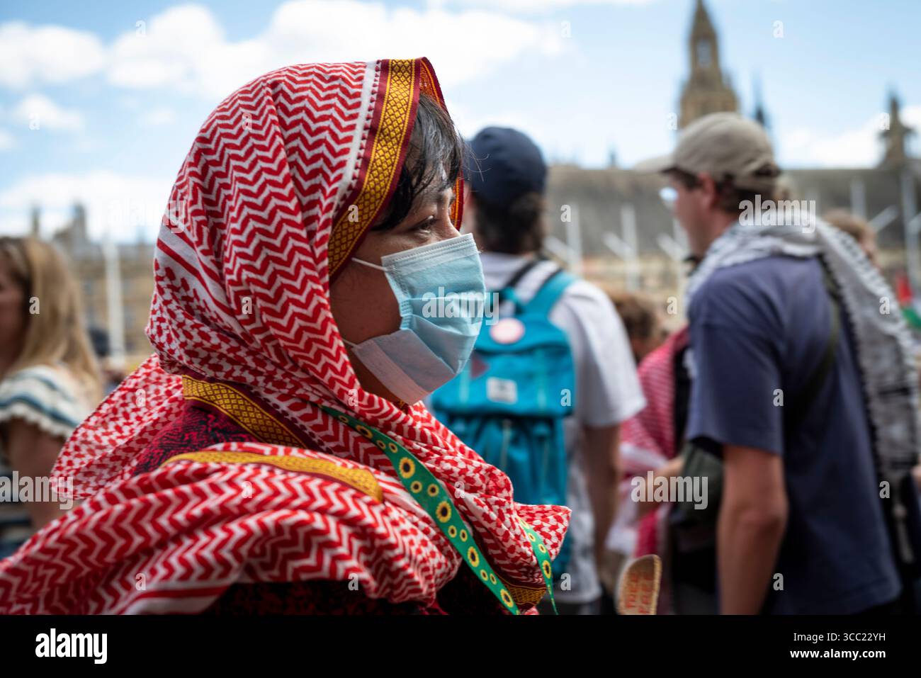 Protesta femminile, Palestina Action Protestation at Parliament Square, Londra, Inghilterra, Regno Unito, 09/08/2025 Foto Stock