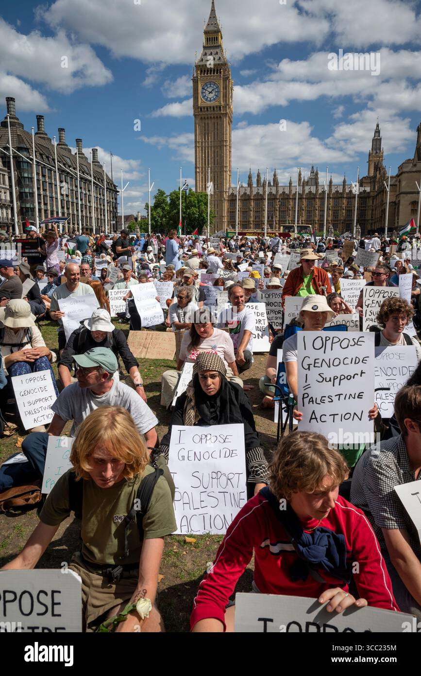 Palestina Action Protestation at Parliament Square, Londra, Inghilterra, Regno Unito, 09/08/2025 Foto Stock