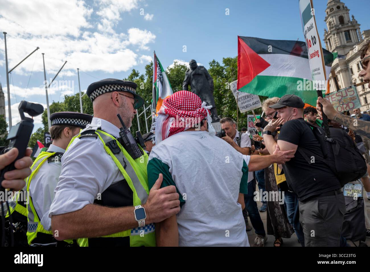 Palestina Action Protestation at Parliament Square, Londra, Inghilterra, Regno Unito, 09/08/2025 Foto Stock
