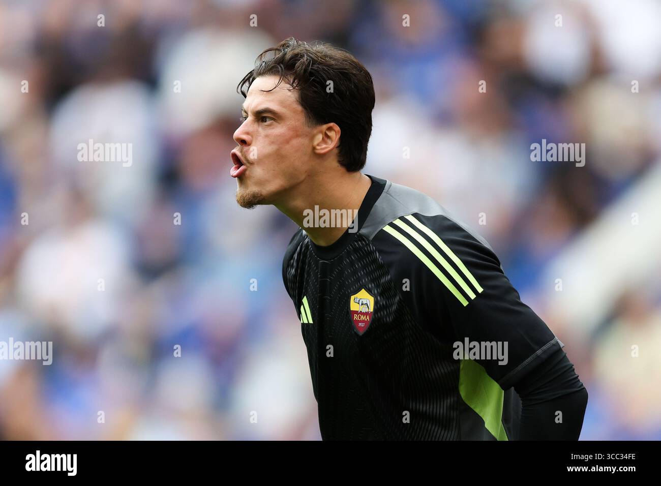 Liverpool, Regno Unito. 9 agosto 2025. Mile Svilar dell'AS Roma reagisce durante la partita amichevole tra Everton e AS Roma Pre Season all'Hill Dickinson Stadium di Liverpool. Il credito per immagini dovrebbe essere: Jessica Hornby/Sportimage Credit: Sportimage Ltd/Alamy Live News Foto Stock