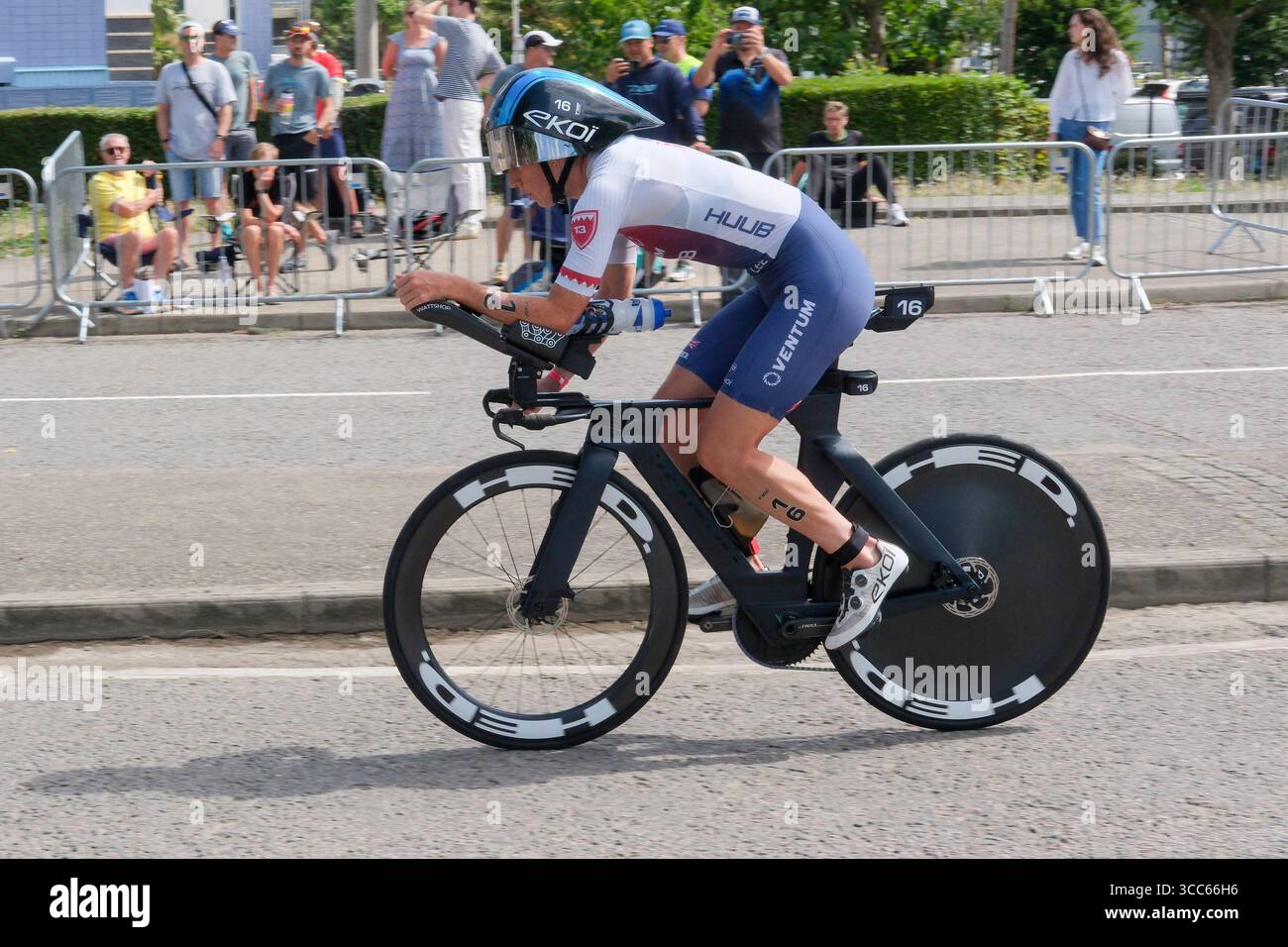 Londra, Regno Unito 9 agosto 2025. India Lee (GB) gareggia nella T100 Triathlon femminile nella Docklands di Londra. Foto Stock Londra, Regno Unito 9 agosto 2025. India Lee (GB) gareggia nella T100 Triathlon femminile nella Docklands di Londra. Foto Stock