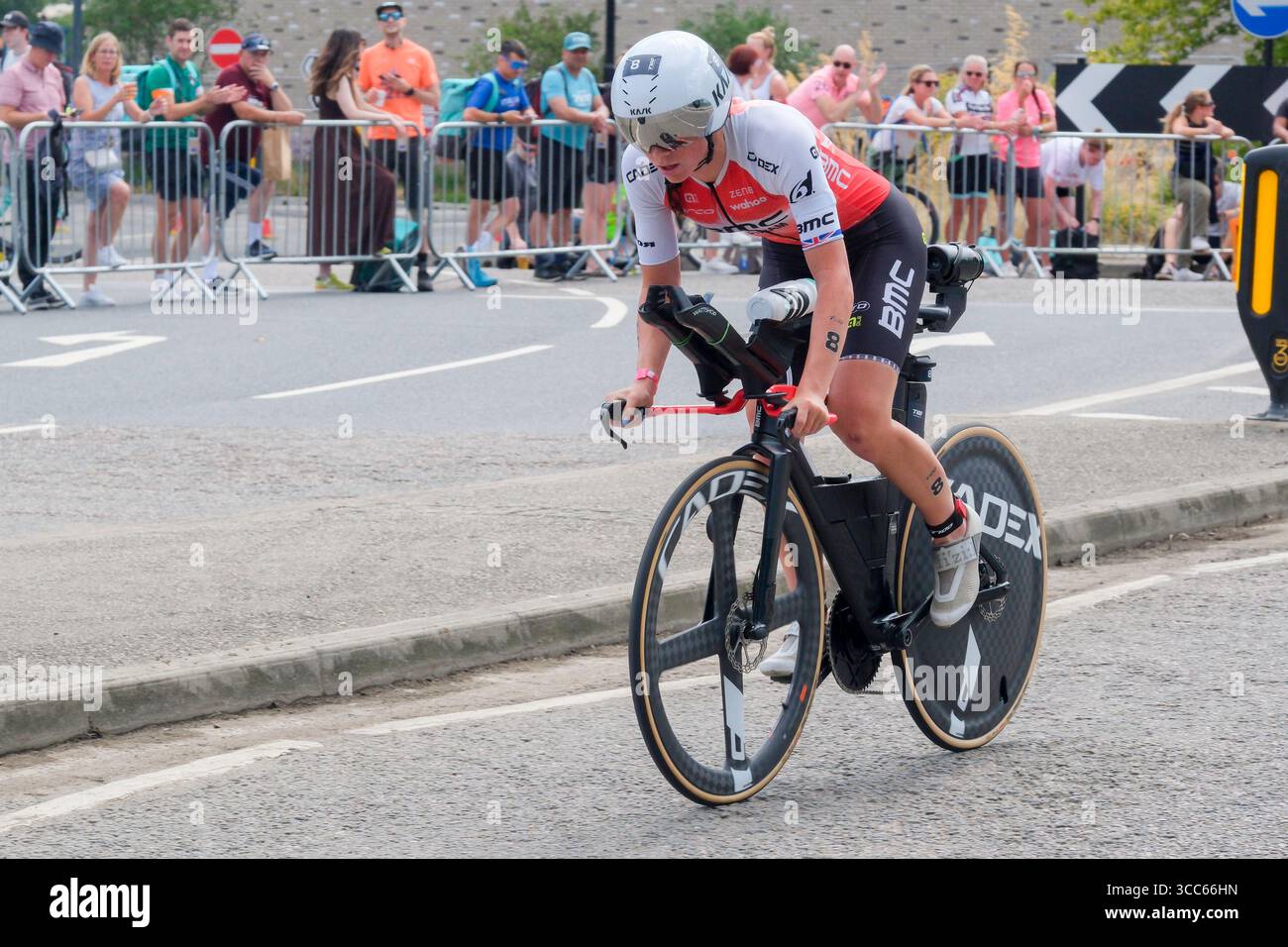 Londra, Regno Unito 9 agosto 2025. Laura Madsen della Danimarca gareggia nella T100 Triathlon femminile a Londra Docklands. Foto Stock Londra, Regno Unito 9 agosto 2025. Laura Madsen della Danimarca gareggia nella T100 Triathlon femminile a Londra Docklands. Foto Stock