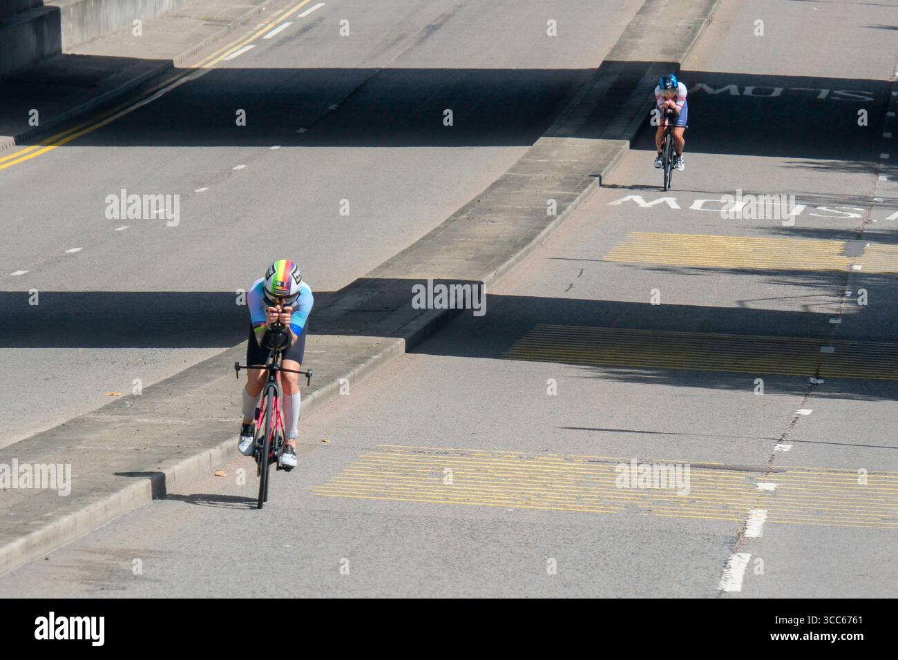 Londra, Regno Unito 9 agosto 2025. Ashleigh Gentle (Aus) gareggia nella T100 Triathlon femminile a London Docklands. Foto Stock Londra, Regno Unito 9 agosto 2025. Ashleigh Gentle (Aus) gareggia nella T100 Triathlon femminile a London Docklands. Foto Stock