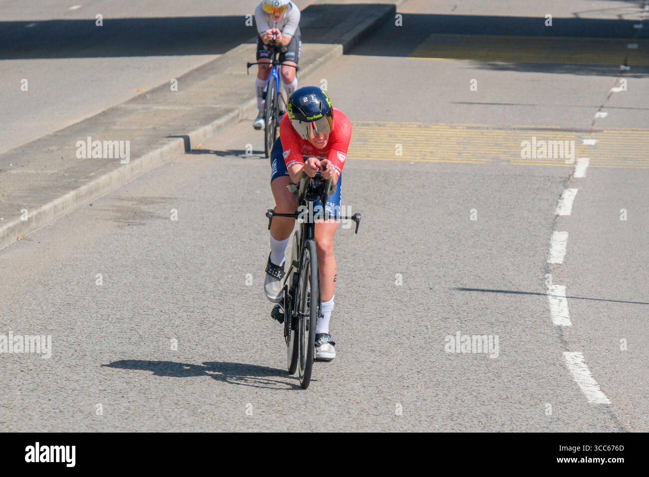 Londra, Regno Unito 9 agosto 2025. Taylor Knibb (USA) gareggia nella T100 Triathlon femminile a Londra Docklands, per arrivare al terzo posto. Foto Stock Londra, Regno Unito 9 agosto 2025. Taylor Knibb (USA) gareggia nella T100 Triathlon femminile a Londra Docklands, per arrivare al terzo posto. Foto Stock
