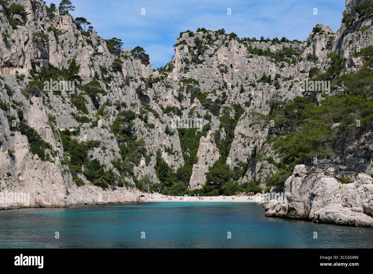 Vista delle Calanques de Cassis, un parco nazionale di scogliere calcaree sul Mar Mediterraneo vicino a Marsiglia, Francia Foto Stock