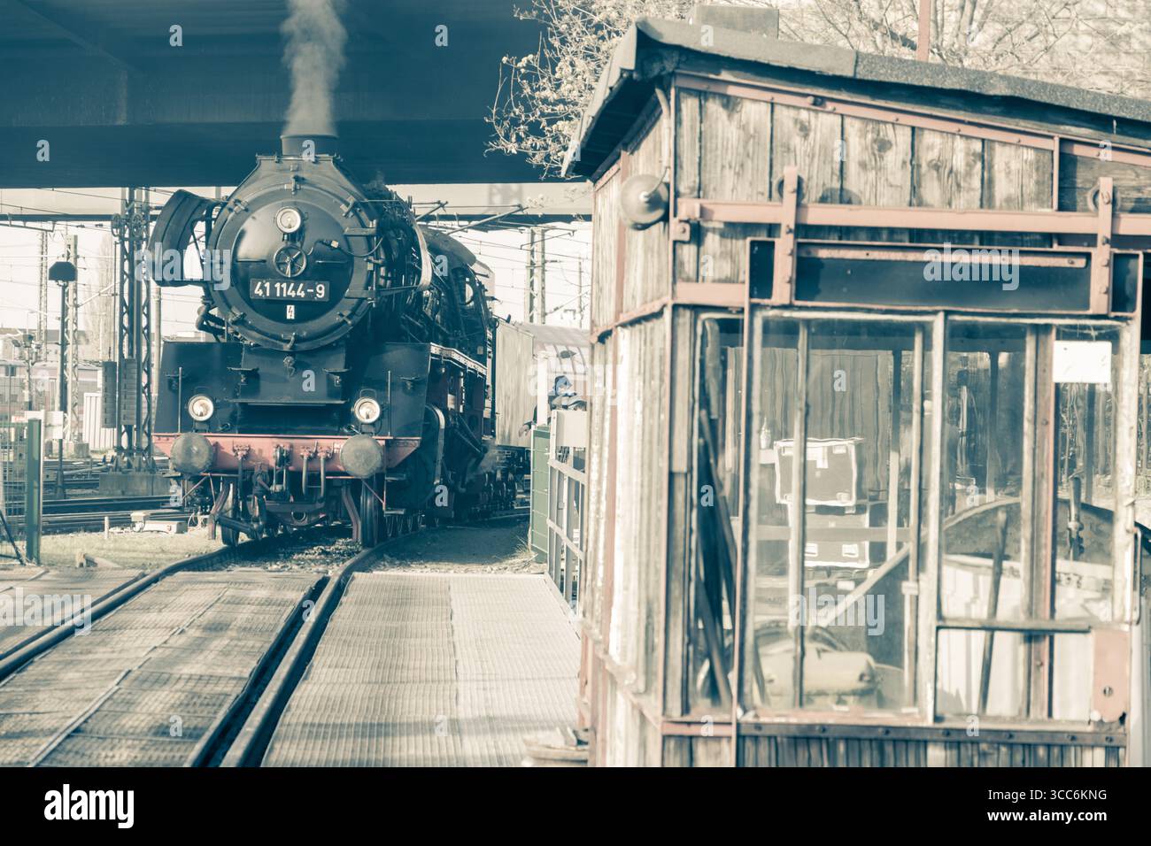 Locomotiva a vapore nel deposito Foto Stock