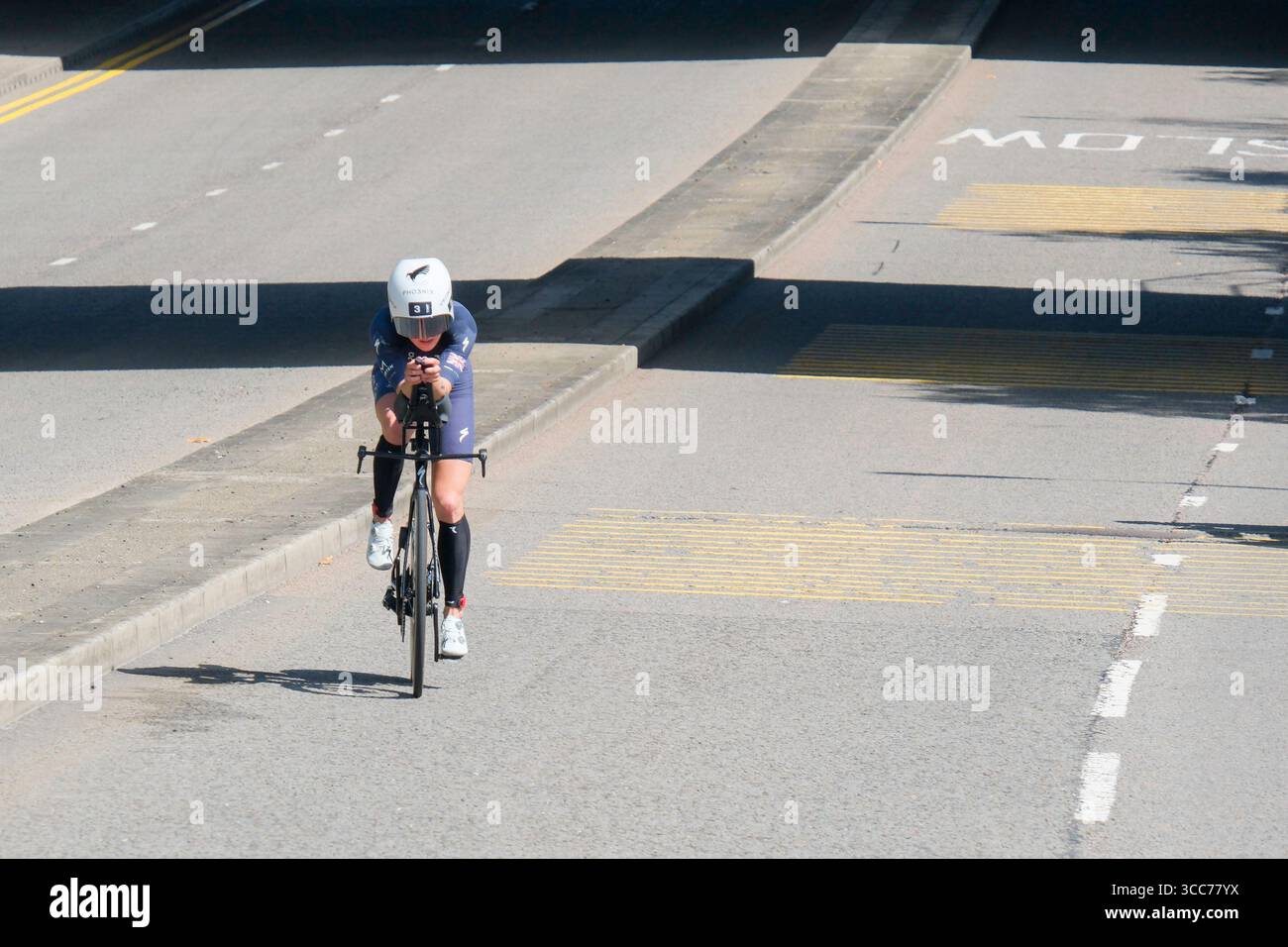 Londra, Regno Unito 9 agosto 2025. Kate Waugh (GB) gareggia nella T100 Triathlon femminile a Londra Docklands finendo al secondo posto. Foto Stock Londra, Regno Unito 9 agosto 2025. Kate Waugh (GB) gareggia nella T100 Triathlon femminile a Londra Docklands finendo al secondo posto. Foto Stock
